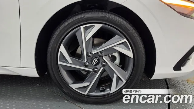 Hyundai Avante — Фото автомобиля 6