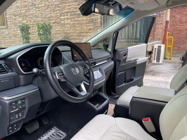 Honda Odyssey — Фото автомобиля 4