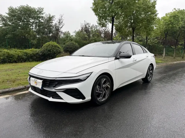 Фотография автомобиля — Hyundai Elantra