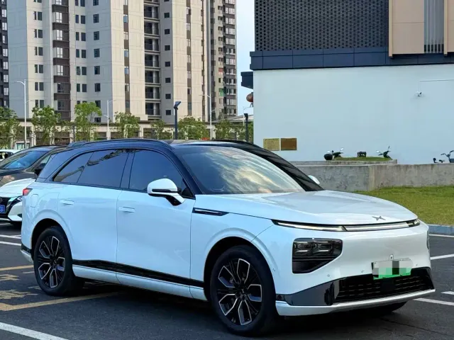 Xpeng G9 — Фото автомобиля 3