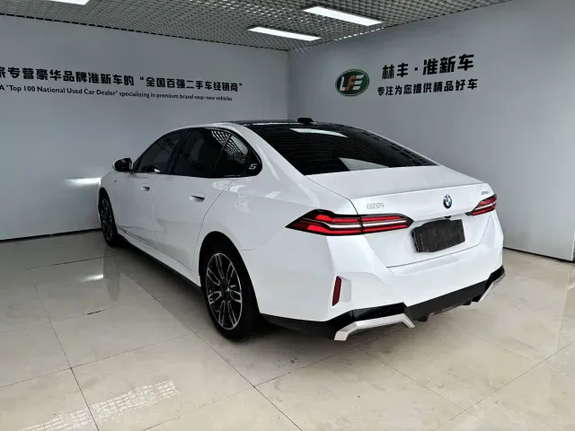 BMW 5 Series — Фото автомобиля 7