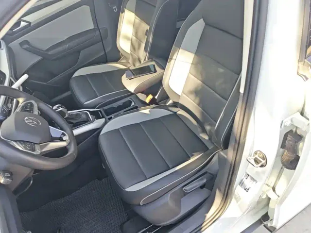 Volkswagen T-Roc — Фото автомобиля 14
