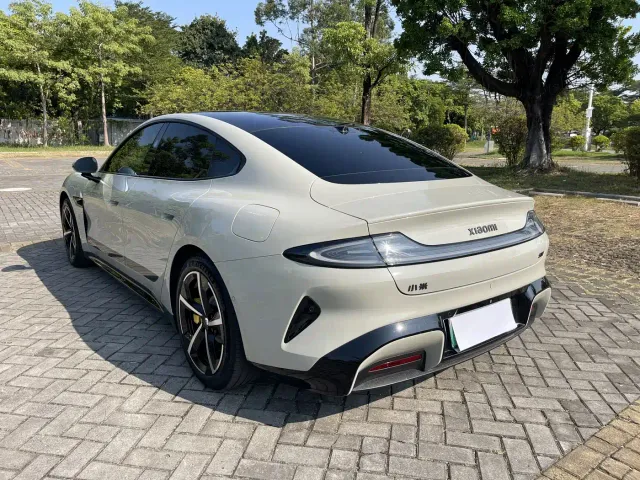 Xiaomi SU7 — Фото автомобиля 11