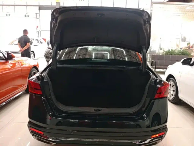 Nissan Teana — Фото автомобиля 18