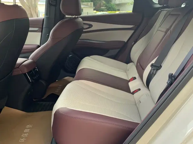 BYD Seal 07 DM-i — Фото автомобиля 10
