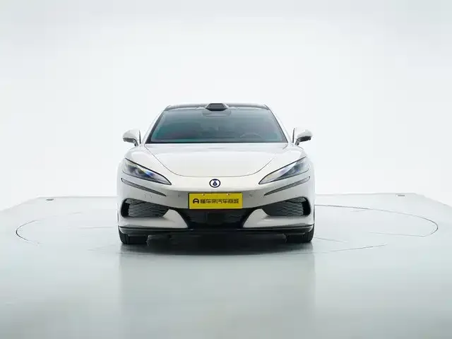 Denza Z9GT — Фото автомобиля 2