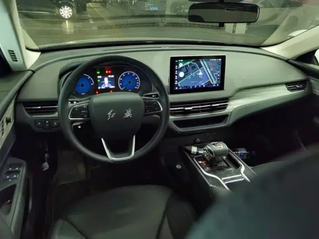 Hongqi Hongqi E-QM5 2024 500km Travel Edition — Фото автомобиля 12