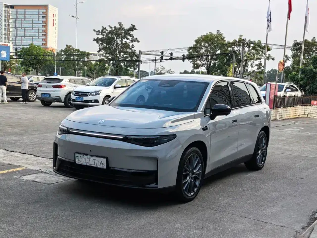 Leapmotor C10 — Фото автомобиля 3