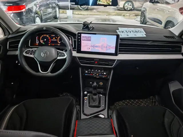 Volkswagen Tiguan L — Фото автомобиля 5