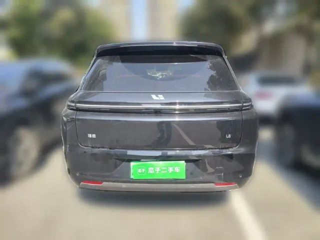 Li Auto L8 — Фото автомобиля 3