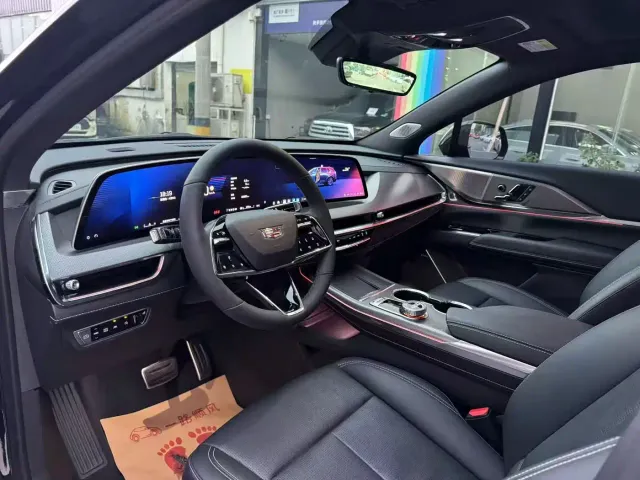 Cadillac XT5 — Фото автомобиля 4