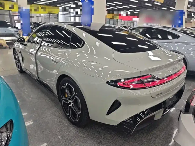 Xiaomi SU7 — Фото автомобиля 4