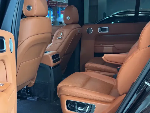 Li Auto L9 — Фото автомобиля 10