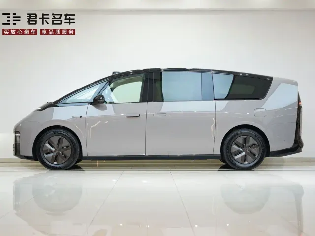 Li Auto MEGA — Фото автомобиля 4