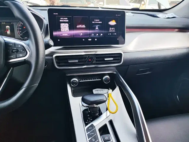 Geely Binyue — Фото автомобиля 12