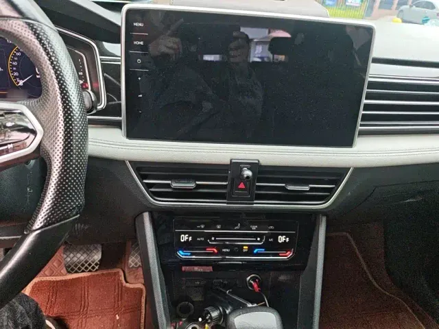 Volkswagen Tiguan L — Фото автомобиля 5