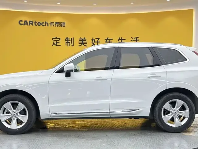 Volvo XC60 — Фото автомобиля 8