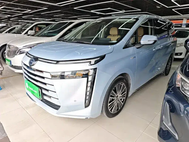 Фотография автомобиля — GAC Trumpchi E8