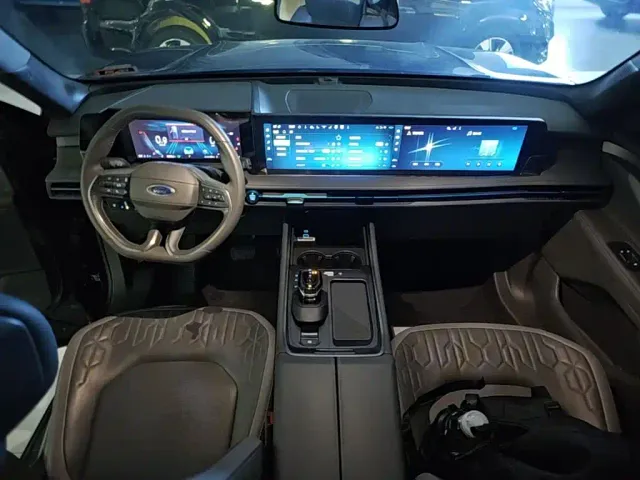 Ford Edge — Фото автомобиля 9