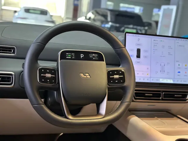 Li Auto MEGA — Фото автомобиля 9