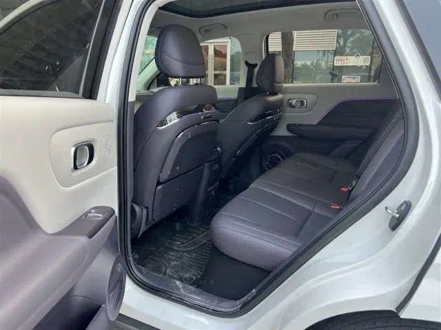 Leapmotor B10 — Фото автомобиля 6