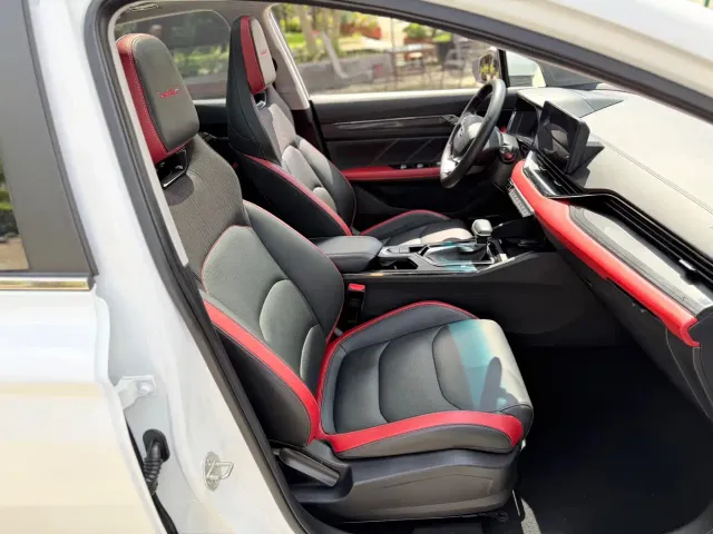 Geely Emgrand S — Фото автомобиля 17