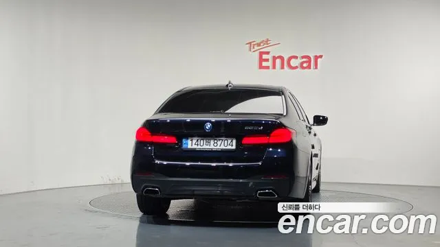 BMW 5 Series — Фото автомобиля 4