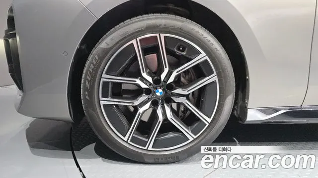 BMW 7 Series G70 — Фото автомобиля 5