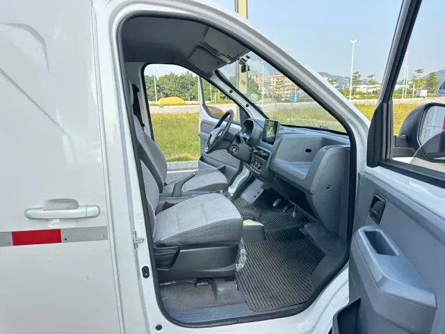 Wuling Motors Wuling Yangguang 2024 300km Comfort Enclosed Van 60kW — Фото автомобиля 8