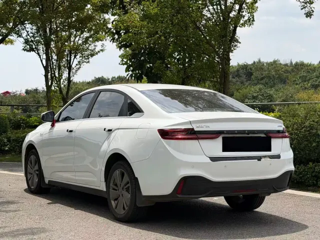 Geely Geometry A — Фото автомобиля 7