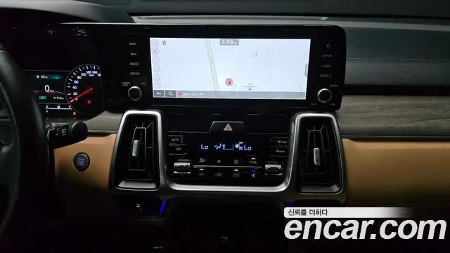 Kia Sorento Sorento 4-е поколение Бензин 2.5T 2WD — Фото автомобиля 11