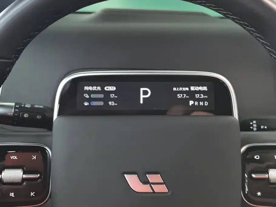 Li Auto Li L8 2025 Ultra Smart Renewal Edition — Фото автомобиля 14