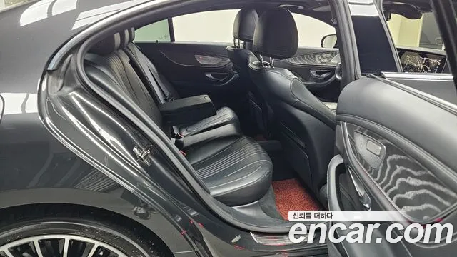Mercedes-Benz CLS-Class — Фото автомобиля 12