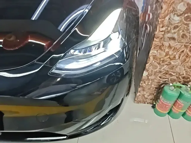 Tesla Model Y — Фото автомобиля 23