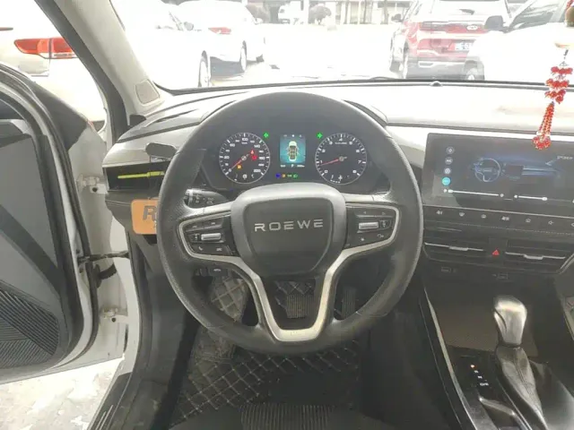 Roewe i5 — Фото автомобиля 10