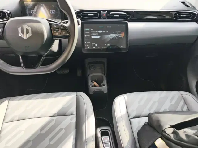 Leapmotor T03 — Фото автомобиля 13
