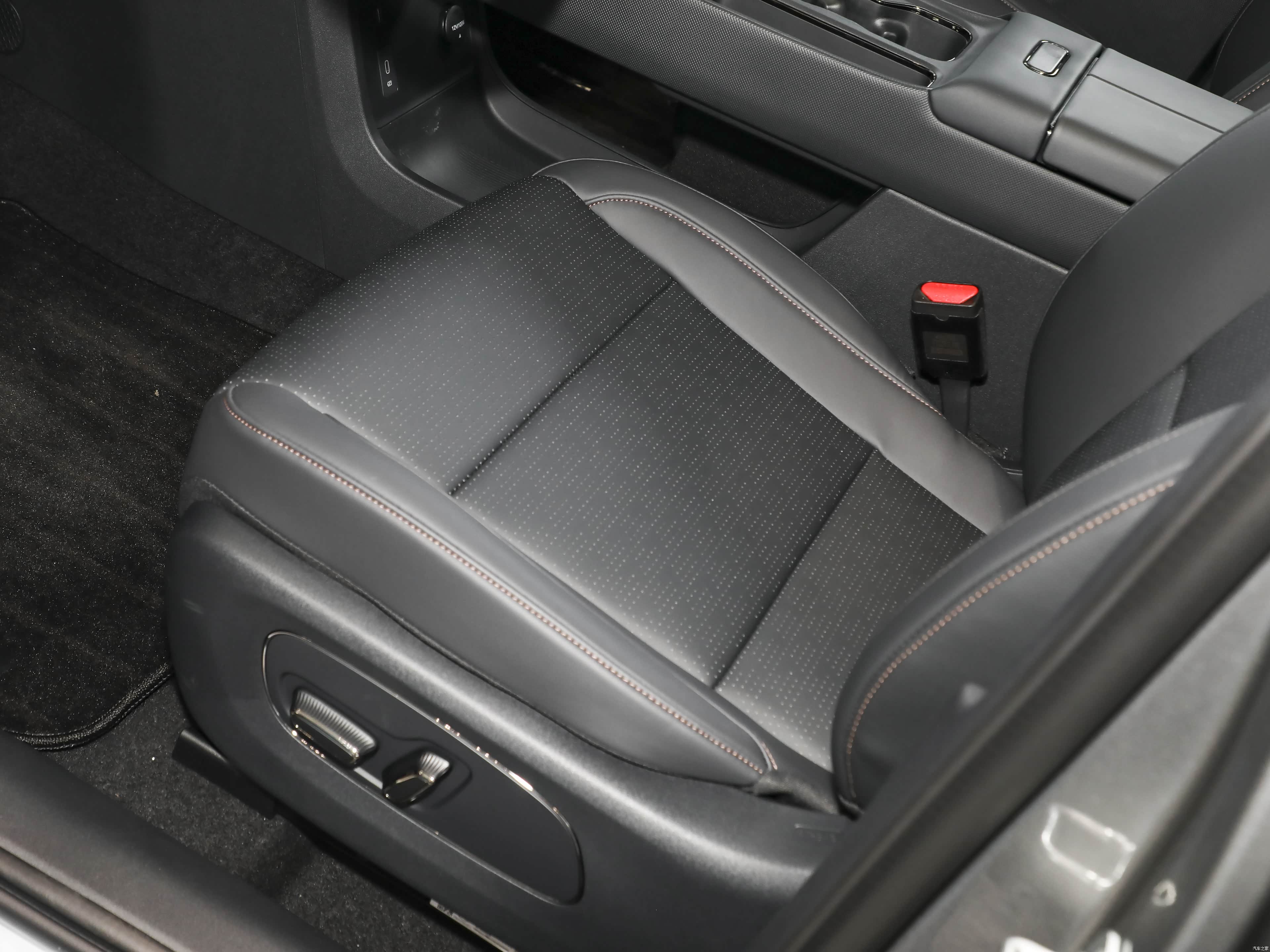 Toyota bZ3X — Фото автомобиля 6