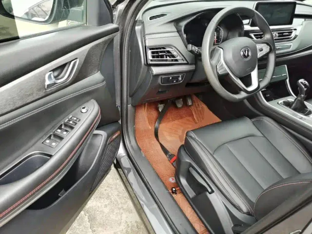 Changan CS75 — Фото автомобиля 15
