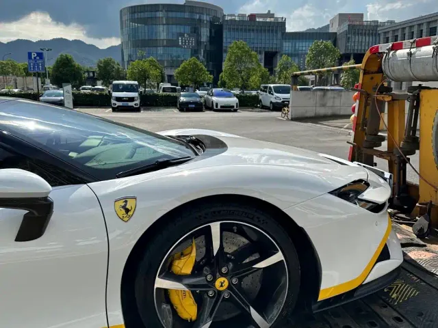 Ferrari SF90 — Фото автомобиля 12
