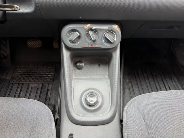Wuling Hongguang — Фото автомобиля 12