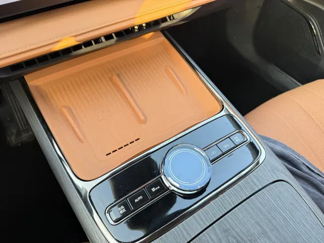 Geely Galaxy Xingyao 8 — Фото автомобиля 18
