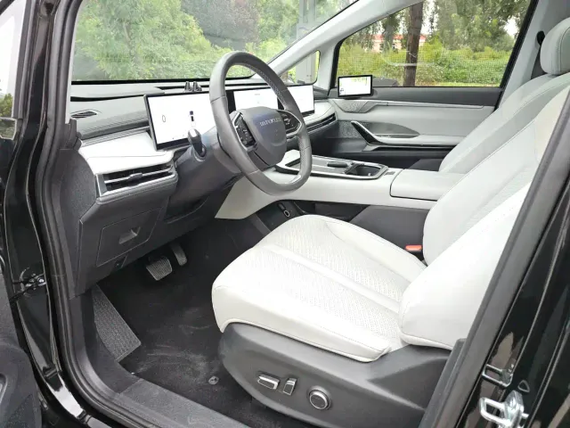 Maxus Dajia 7 — Фото автомобиля 9