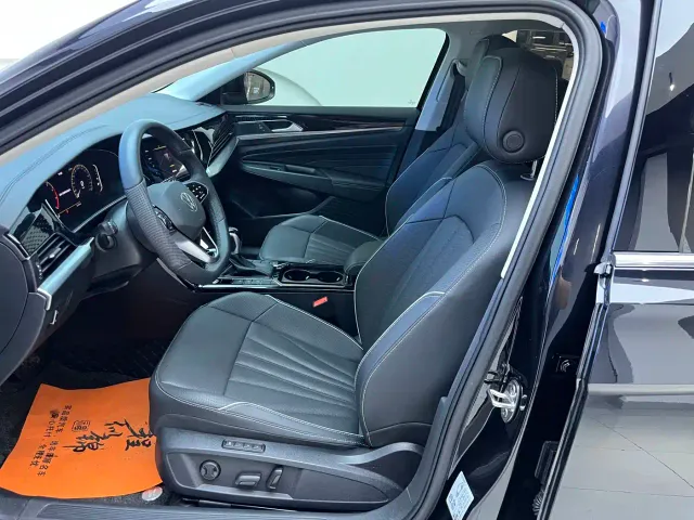Volkswagen Passat — Фото автомобиля 6