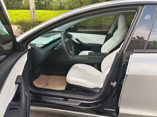Tesla Model 3 — Фото автомобиля 5