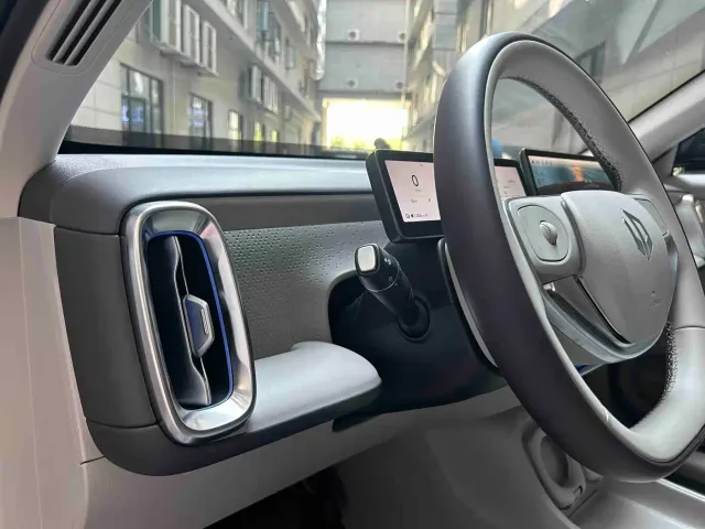 Leapmotor B10 — Фото автомобиля 18