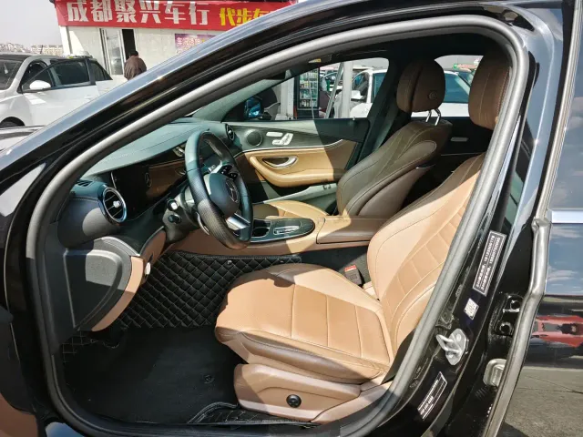 Mercedes-Benz E-Class — Фото автомобиля 7