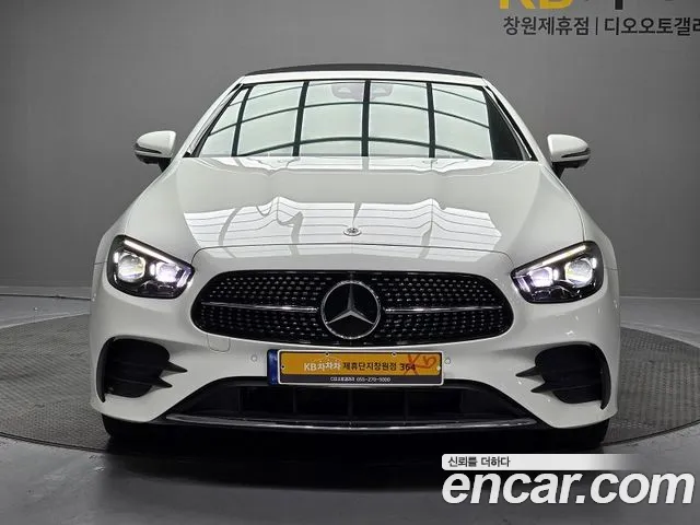 Mercedes-Benz E-Class — Фото автомобиля 3