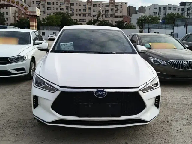 BYD e2 — Фото автомобиля 2