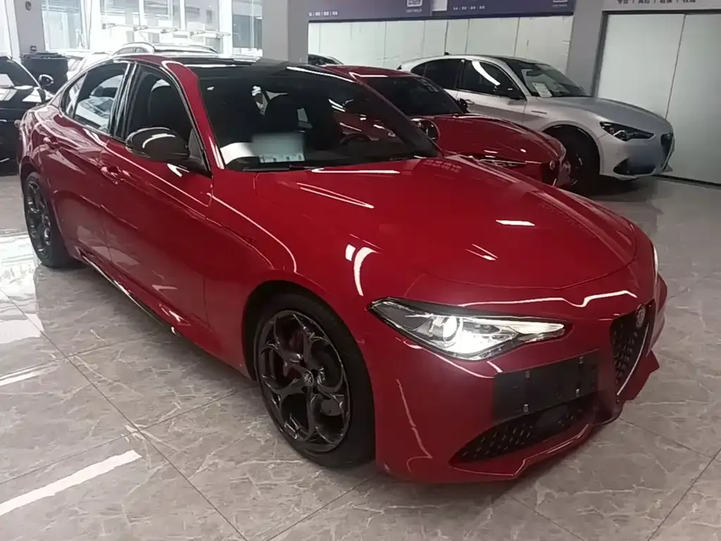Alfa Romeo Giulia 2021 2.0T 280HP Veloce Ti Racing Edition — Фото автомобиля 3