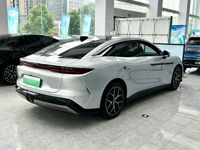 BYD Han L — Фото автомобиля 10